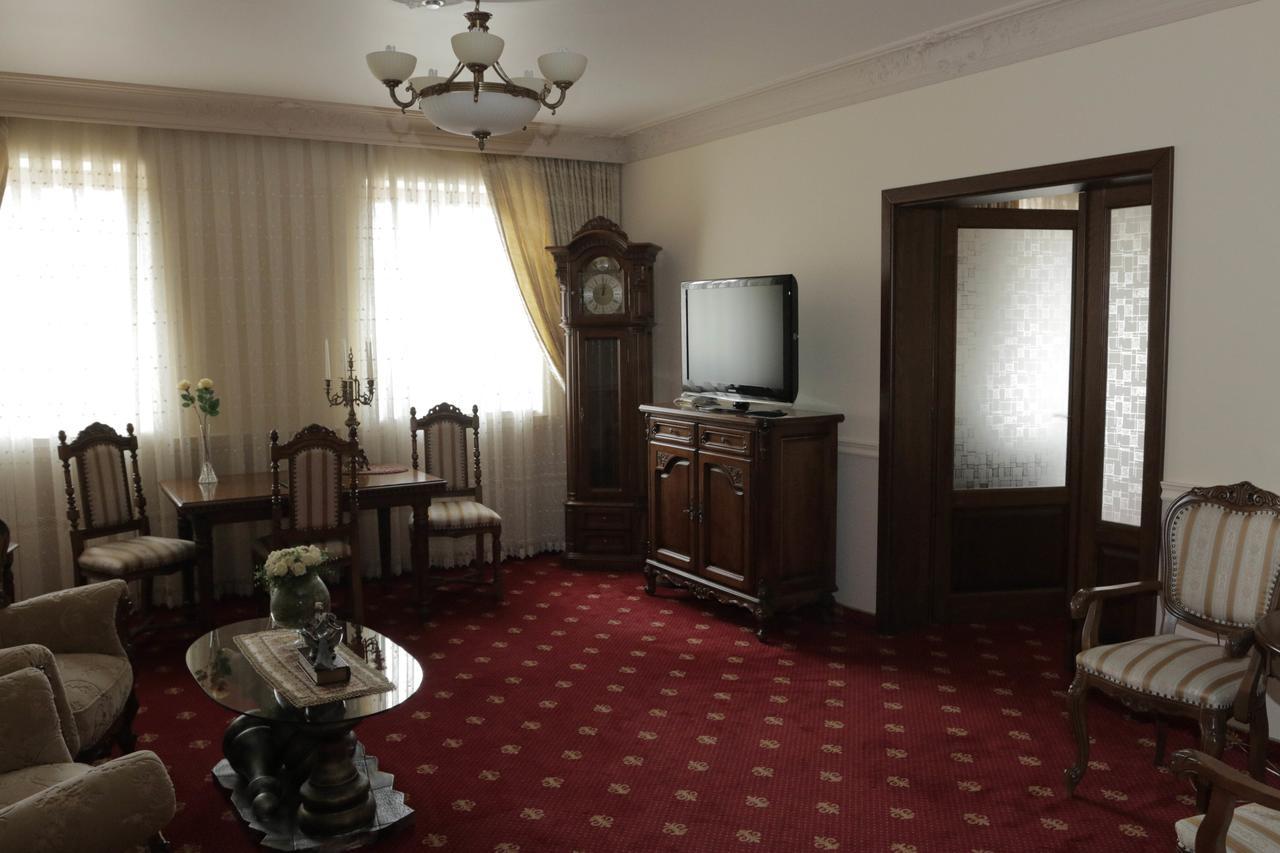 Hotel Slavia Salonta Εξωτερικό φωτογραφία